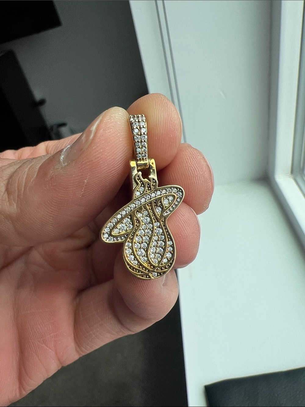 Miami Heat Official NBA Micro Logo Pendant. GLD Unisex